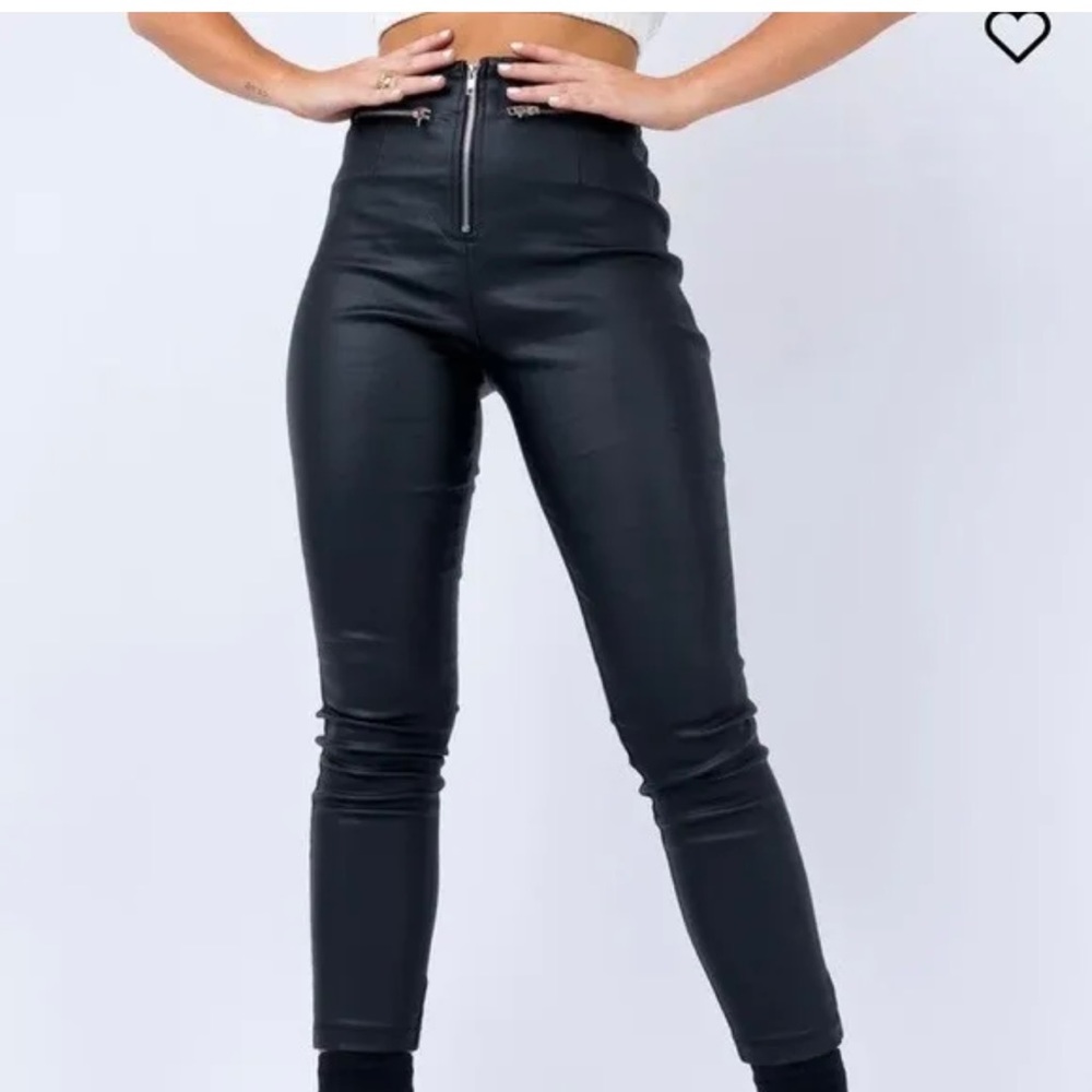 Princess Polly faux leather leggings/pants - Picture 3 of 5